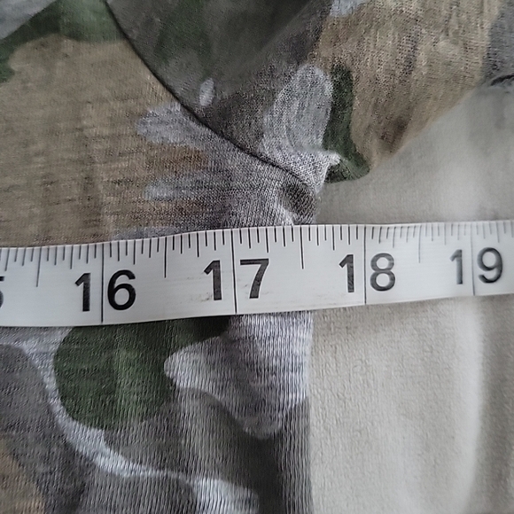 Old Navy Boy's Camo Shirt - Picture 10 of 11